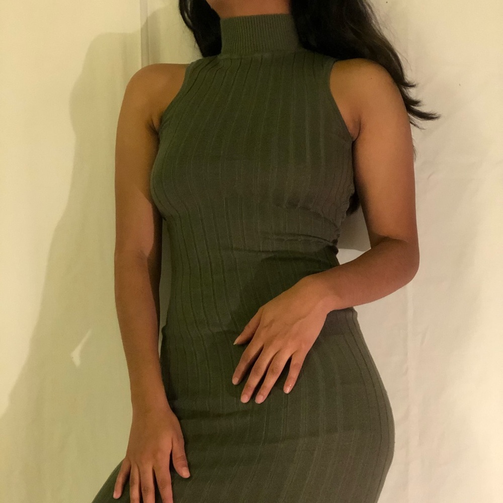 Turtle Neck Ribbed Maxi Dress
